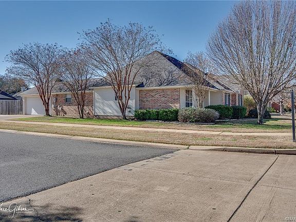 2nd image of 3010 Gabriel Oaks Dr