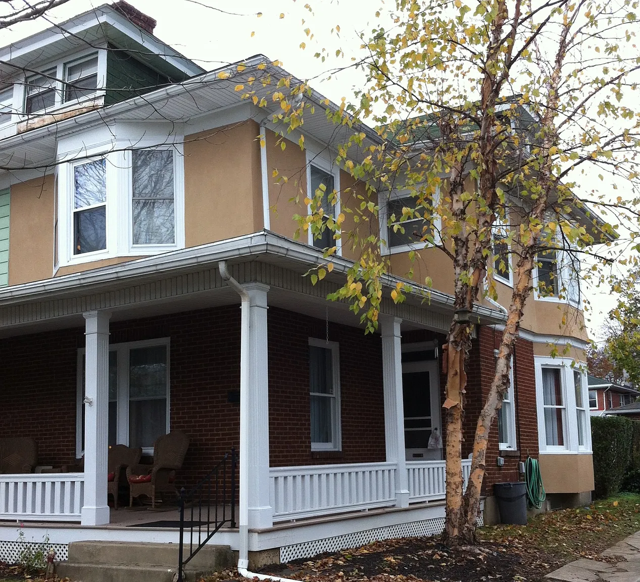 125 Reading Ave photo 1