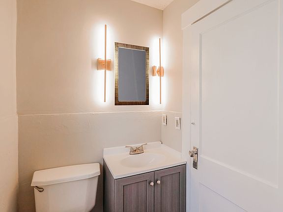 5th image of 605 Smith Ave SW #3