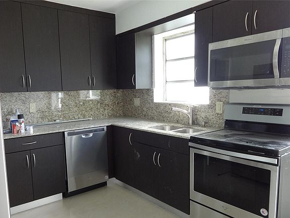 3rd image of 16 Sevilla Ave