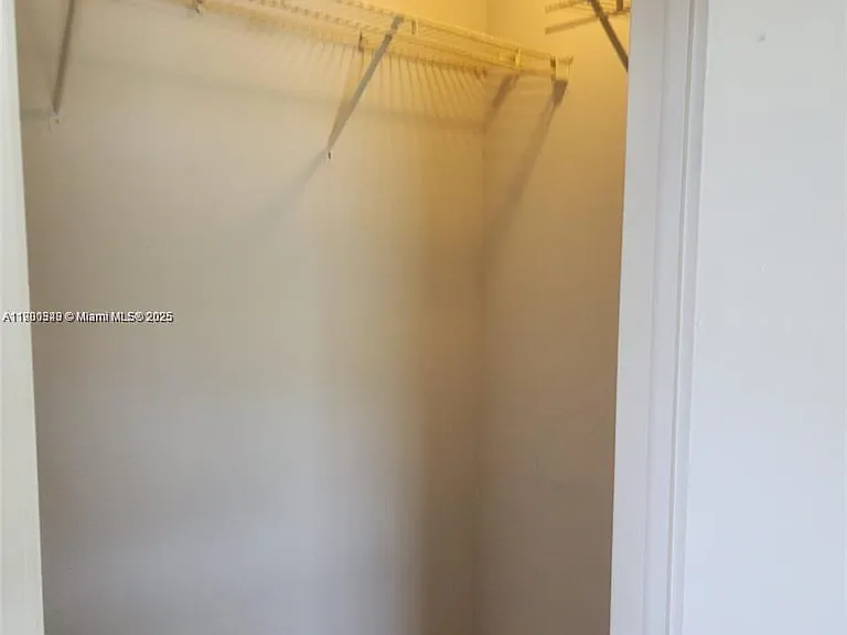 6061 Shakerwood Cir #208 — Photo 8