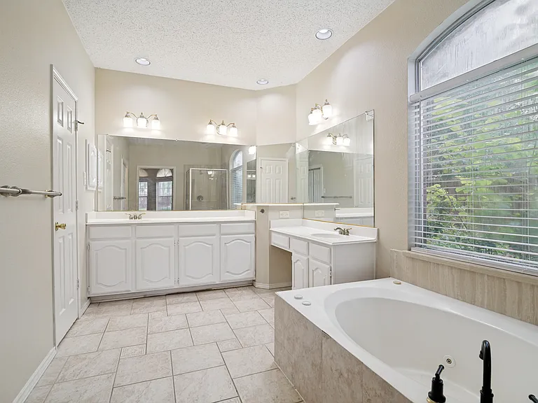 7414 Silver Lake Dr — Photo 15