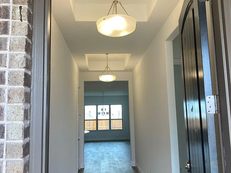 905 Amy Blvd — Photo 5