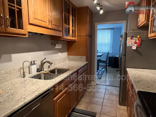 1707 N Prospect Ave Unit 5E, Milwaukee, WI 53202