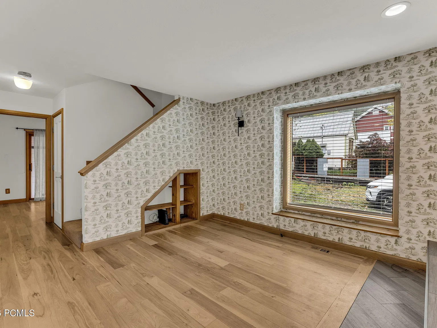 3 bed, 2.0 bath, 1116 sqft, $3,800 — Photo 3