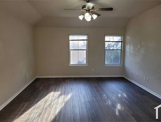 4 bed, 2720 sqft, $2,500 — Photo 1
