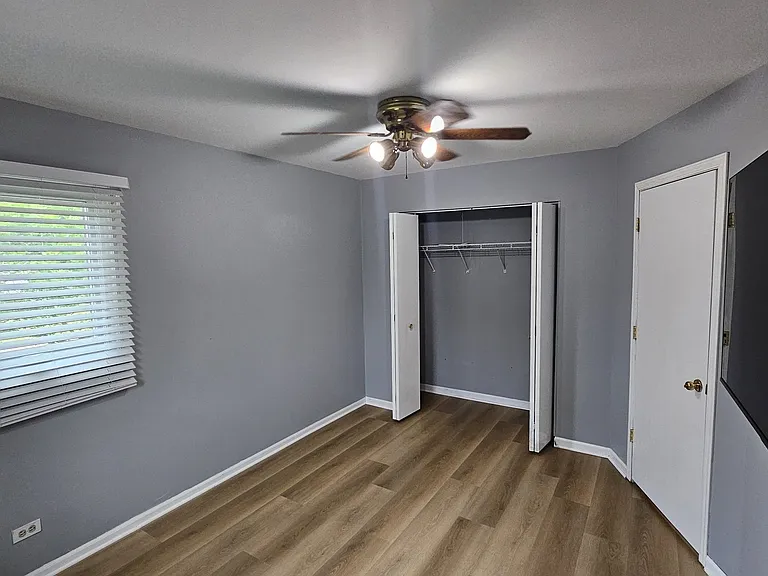 121 Hampton Ave — Photo 21