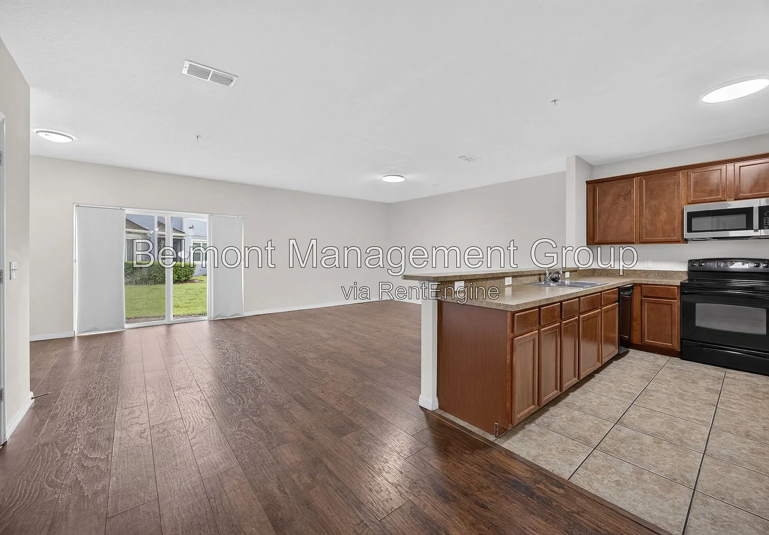 3 bed, 2.5 bath, 1760 sqft, $2,175 — Photo 3