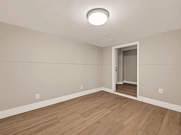 5833 Southlea St — Photo 18