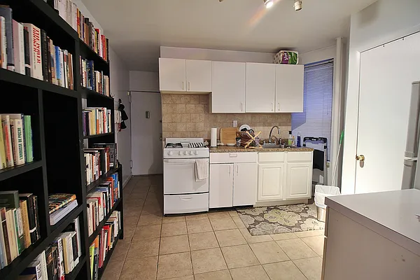 Rented by Julianna Realty Corp | media 18