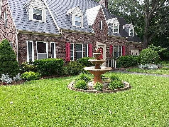 3rd image of 4901 Gosnold Ave