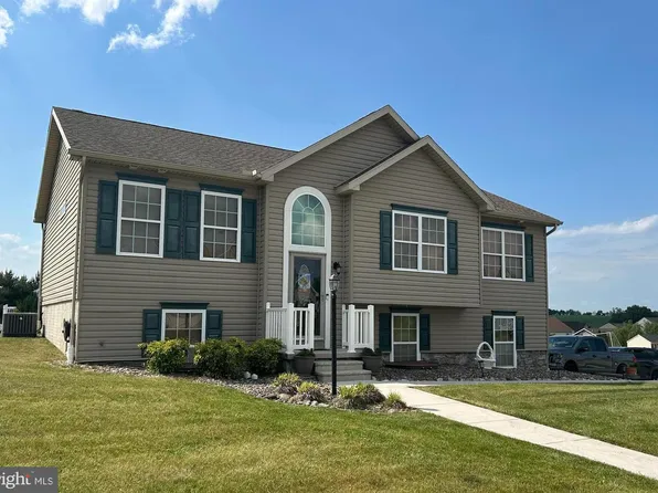 1305 Summit Run Ct, York, PA 17408