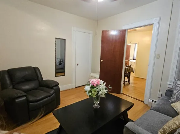 819 27th Street image 3 of 12