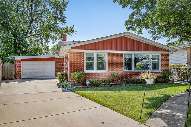 305 Alexis Ct photo 1