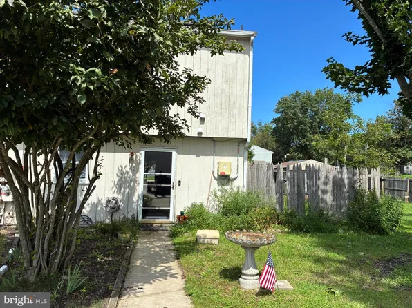 712 Tara Dr, Sicklerville, NJ 08081