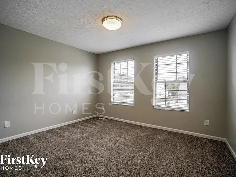 5947 Heritage Farms Dr — Photo 13