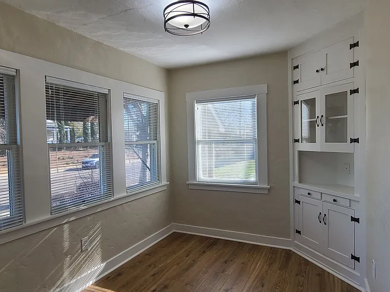 114 Taylor St — Photo 8
