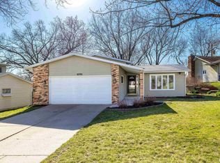 4090 Keeneland Ct, Bettendorf, IA