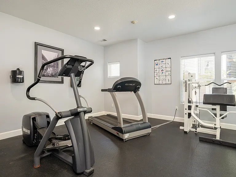 Woodridge Apartments — Photo 16