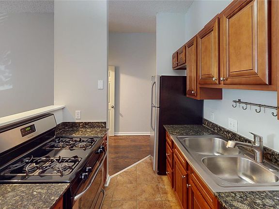 5th image of 4341 Swan Ave