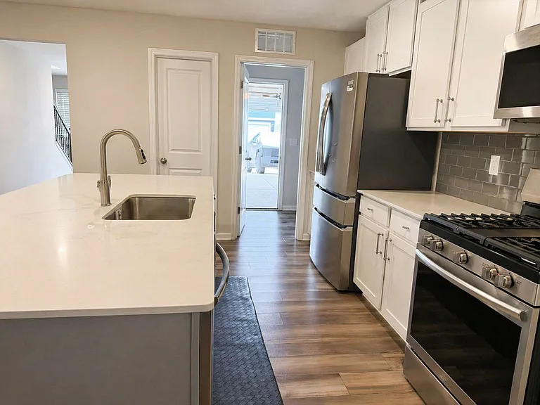 10227 Chatham Run Ln — Photo 12