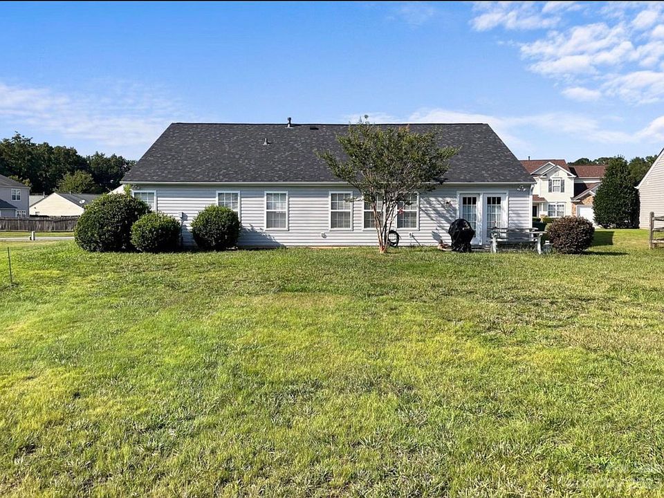2nd image of 4002 Shadow Pines Cir