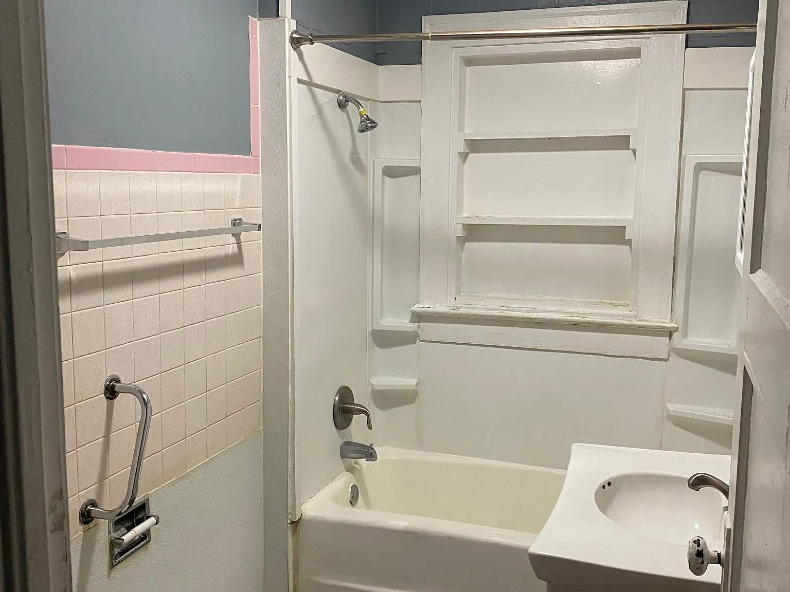 1 bed, 756 sqft, $850 — Photo 3