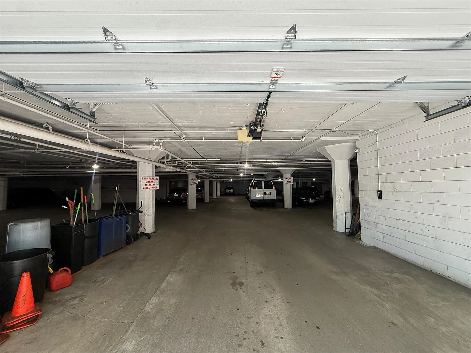 2 bed, 850 sqft, $3,200 — Photo 4