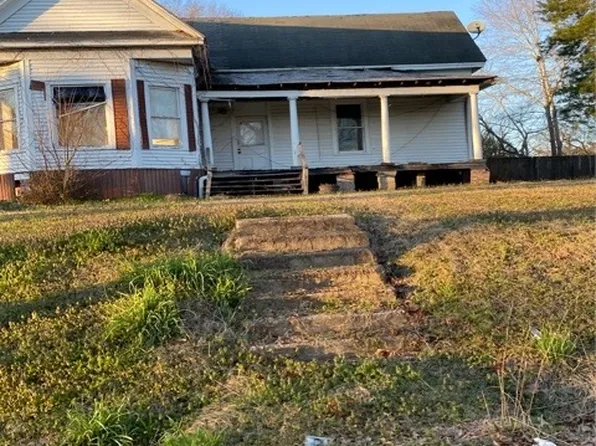 107 Ainsworth St, Hazlehurst, MS 39083