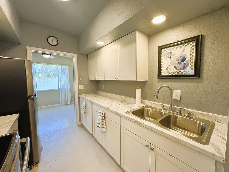 13880 Tamiami Trl — Photo 8