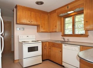 50 Locksley Rd, Lynnfield, MA 01940