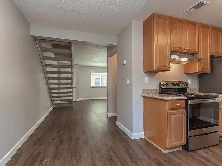 Westwood Apartments — Photo 10