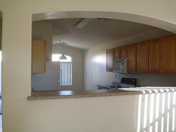 5th image of 10617 W Magnolia St