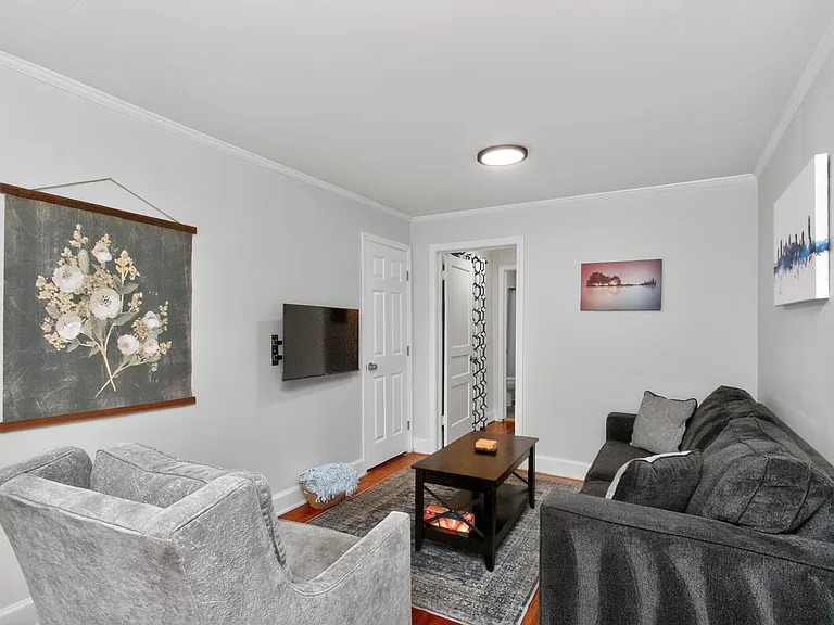 1911 Moran Ave #B — Photo 6