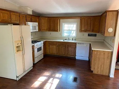 38 Dogwood Ln — Photo 7