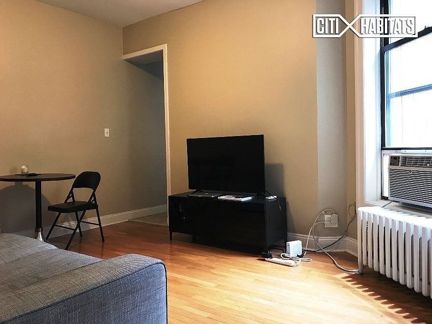 1st image of 224 Thompson St APT 26