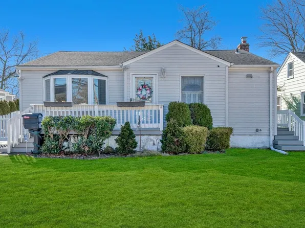 168 Arnold Avenue, West Babylon, NY 11704