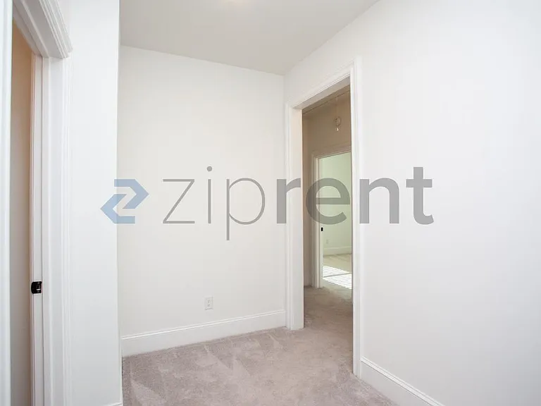 139 W Deaderick St — Photo 22