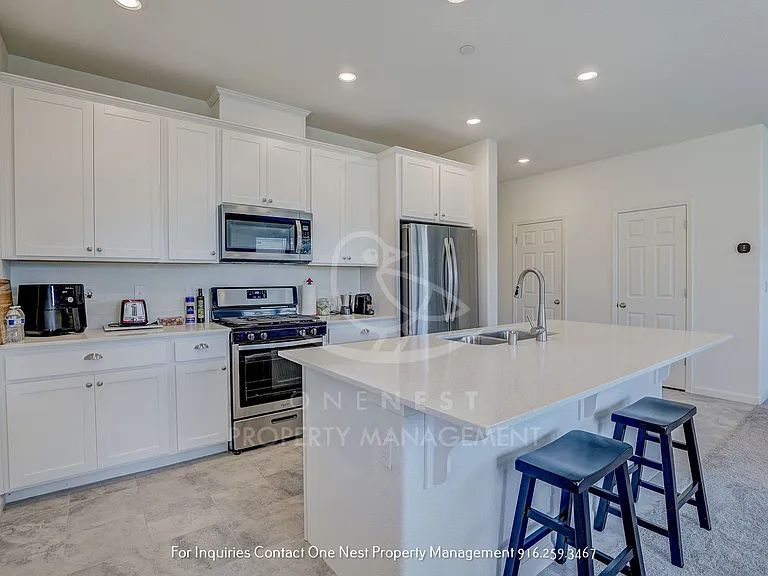 258 Martos Ct — Photo 13