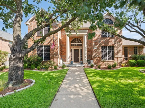 2311 Creekside Cir N, Irving, TX 75063