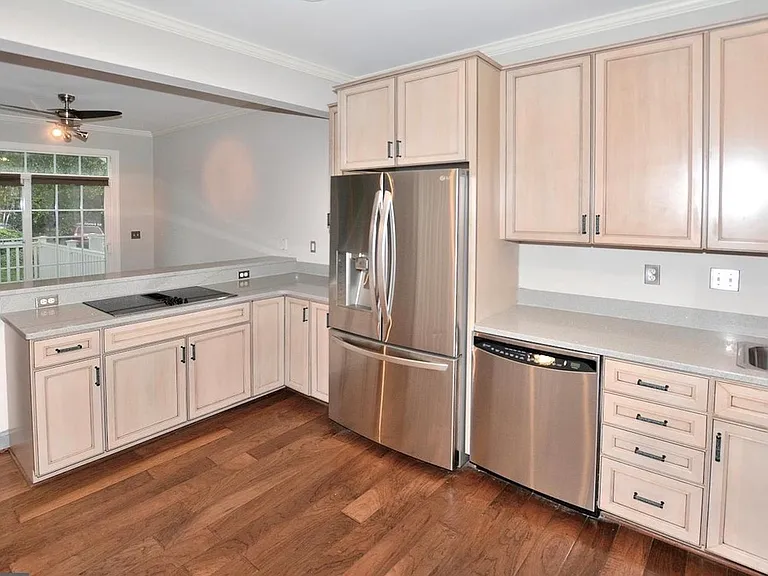 103 Washington Square Ct — Photo 19