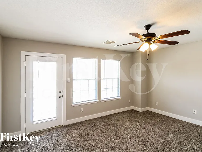 19419 Green Chase Ln — Photo 9