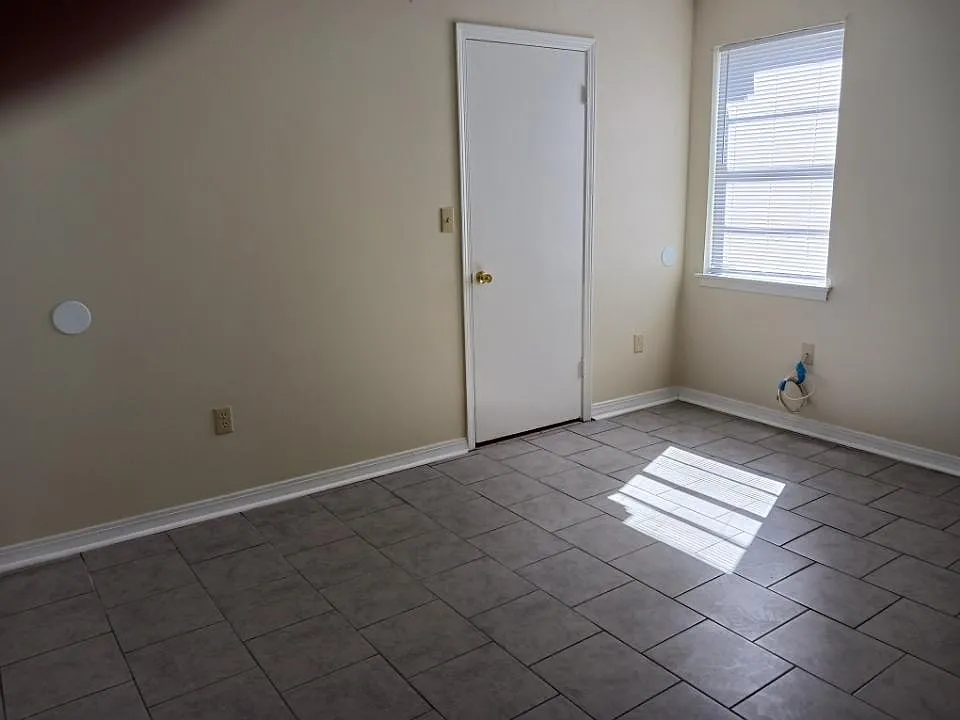 Springdale Apartments — Photo 2