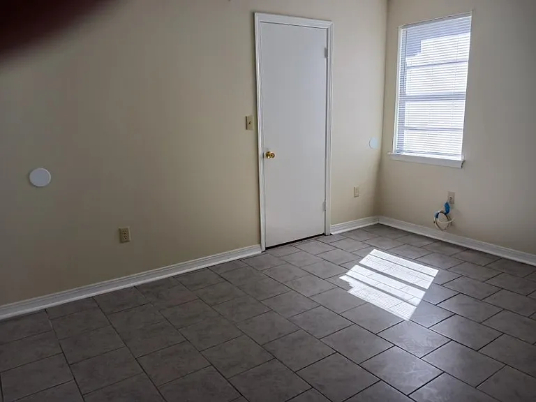 Springdale Apartments — Photo 2