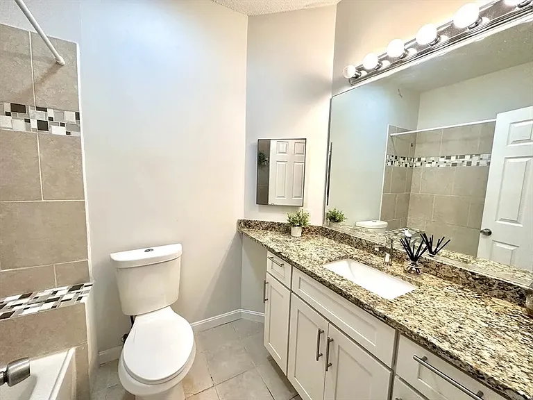 47 Bradford Commons Ln #47 — Photo 7