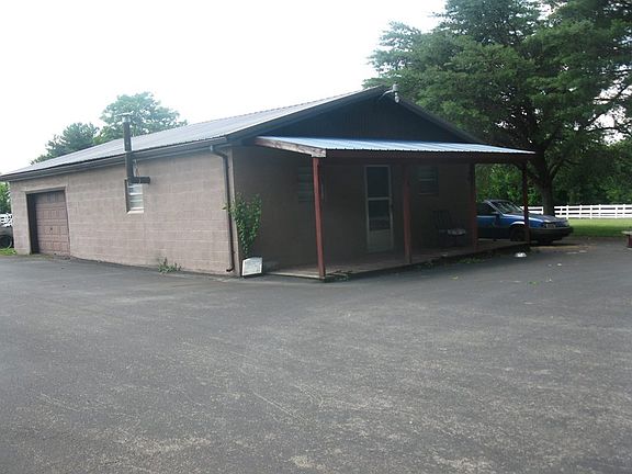 Workshop/shop with garage