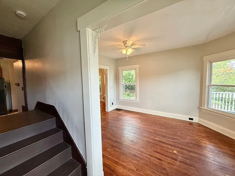 210 O'Bannon Ave — Photo 2