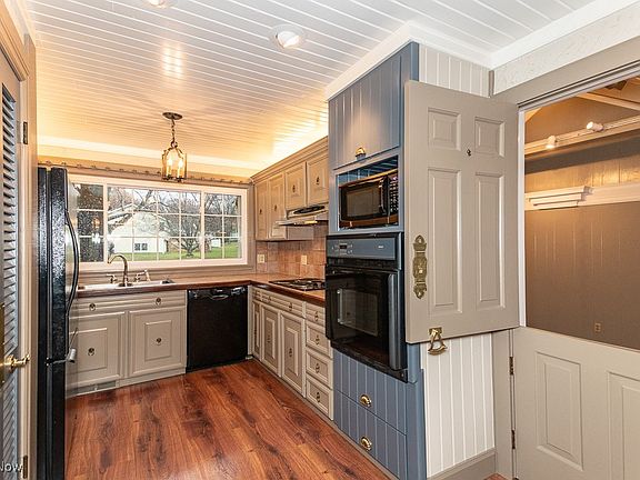 3rd image of 5602 Old Orchard Dr