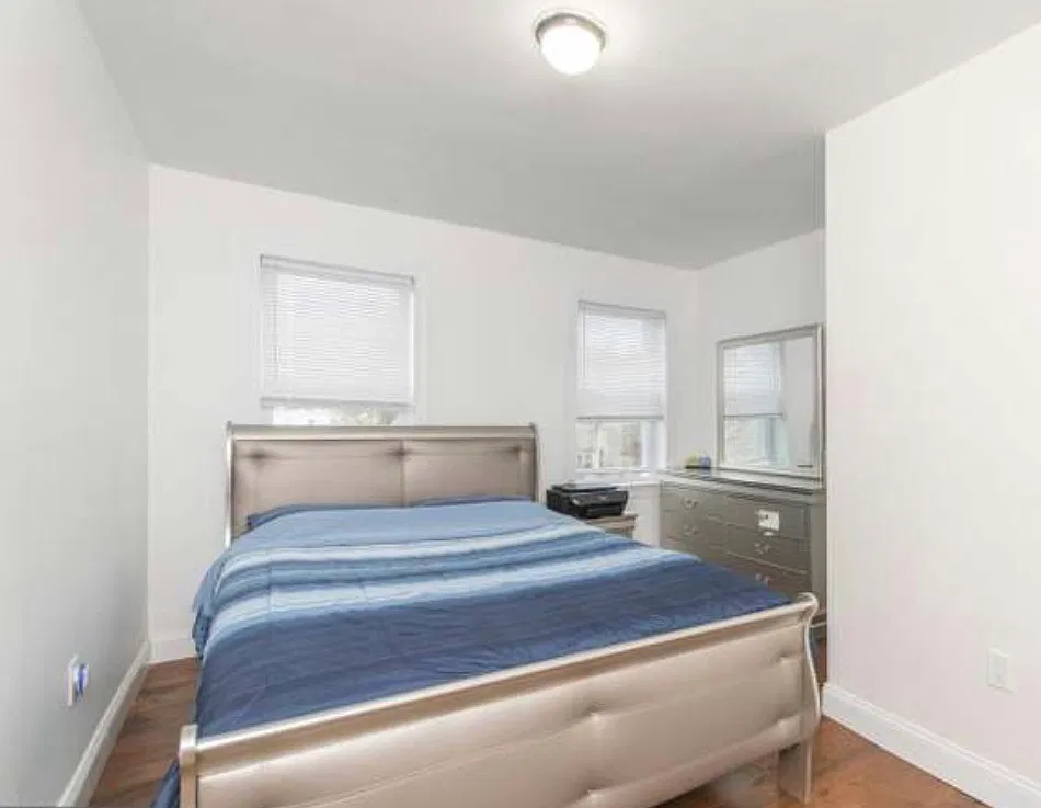 3 bed, 950 sqft, $1,650 — Photo 2