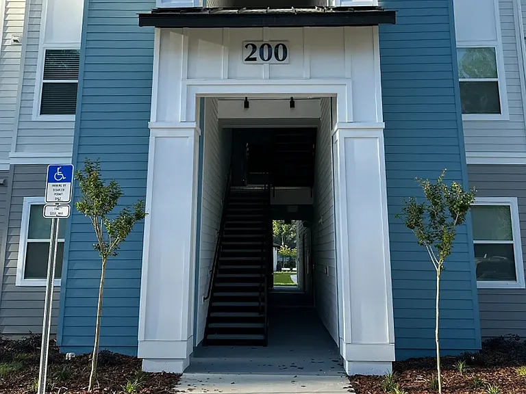 Silver Pointe — Photo 3